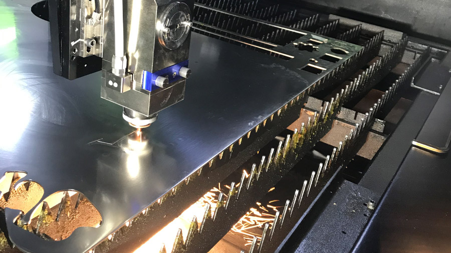 Máquina de corte láser precio e impacto